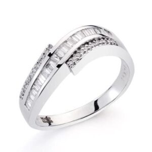 18K SORTIJA ORO BLANCO DIAMANTES TALLA BRILLANTE 0.70/ 0.31 QTS. ANCHO: 5,5MM