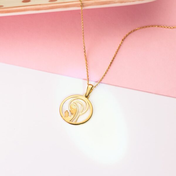 18K MEDALLA ORO AMARILLO VIRGEN NIÑA NACAR REDONDA 17 MM - Imagen 2