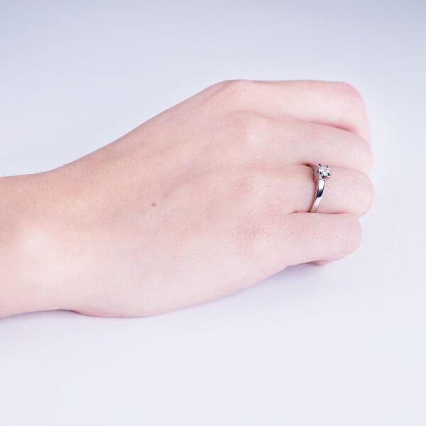 18K SOLITARIO ORO BLANCO DIAMANTE TALLA BRILLANTE 0.200 QTS. SI-H - Imagen 3