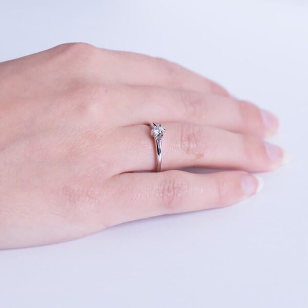 18K SOLITARIO DIAMANTE TALLA BRILLANTE ORO BLANCO 0,150 QTS. SI-H - Imagen 2