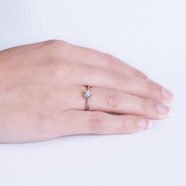 18K SOLITARIO DIAMANTE TALLA BRILLANTE ORO BLANCO 0.200 QTS. SI-H - Imagen 2