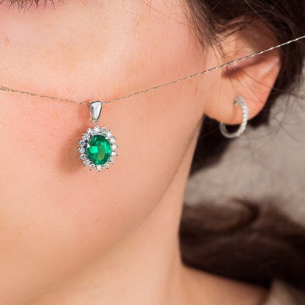 18K COLGANTE ORO BLANCO ESMERALDA 9X7 MM 1.74 QTS. DIAMANTES SI-H 0.52 QTE 14X12 MM - Imagen 3