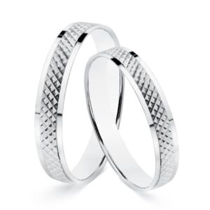 18K ALIANZA ORO BLANCO BORDES BRILLO Y CENTRO TALLADO. ANCHO: 3,5 MM