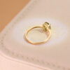 18K SORTIJA ORO AMARILLO GARRAS PIEDRA OLIVINA 7 X 5MM ANCHO CUERPO 2MM - Imagen 2
