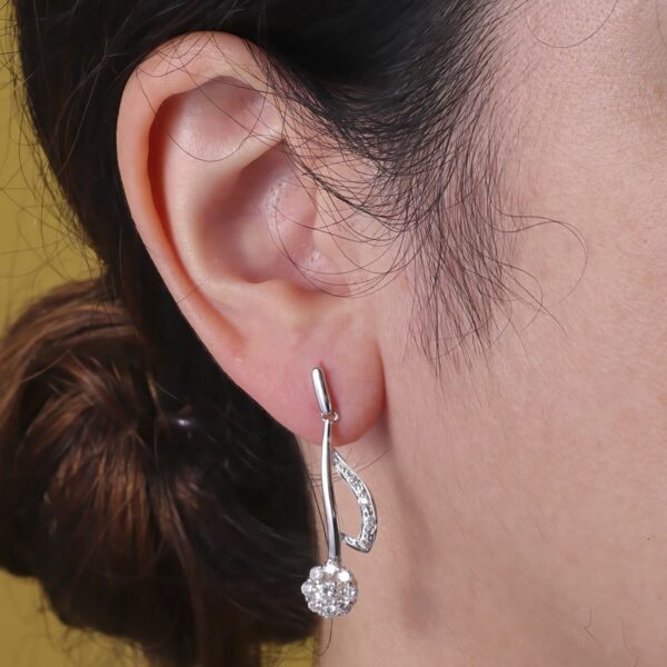 18K PENDIENTES ORO BLANCO JUEGO NOVIA LARGOS CUAJO 35X11 MM CIERRE PRESION - Imagen 2