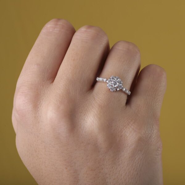 18K SORTIJA ORO BLANCO CUAJO CON CIRCONITAS. ANCHO: 8,5 MM - Imagen 3