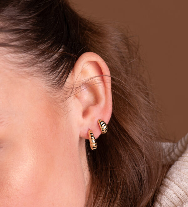 18K PENDIENTES ORO AMARILLO GALLONES EN BRILLO. MEDIDA: 15 X 5 MM. CIERRE PRESION - Imagen 2