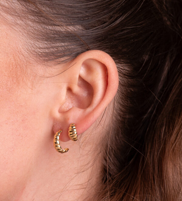 18K PENDIENTES ORO AMARILLO GALLONES EN BRILLO. MEDIDA: 11 X 6 MM. CIERRE PRESION - Imagen 3