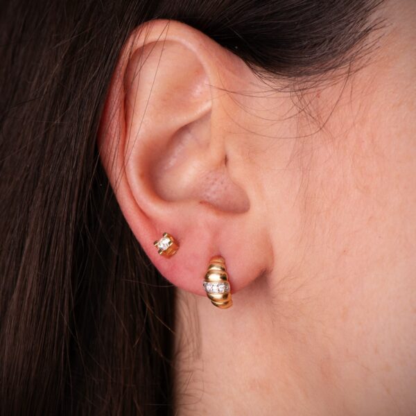 18K PENDIENTES ORO BICOLOR GALLONES CON CIRCONITAS. MEDIDA: 10 X 5 MM. CIERRE PRESION - Imagen 2