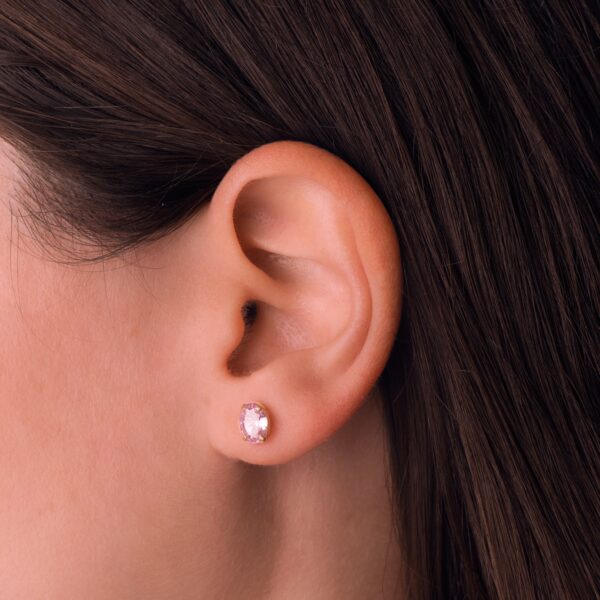 18K PENDIENTES ORO AMARILLO OVAL PIEDRA ROSA 7 X 5 MM. CIERRE PRESION - Imagen 3