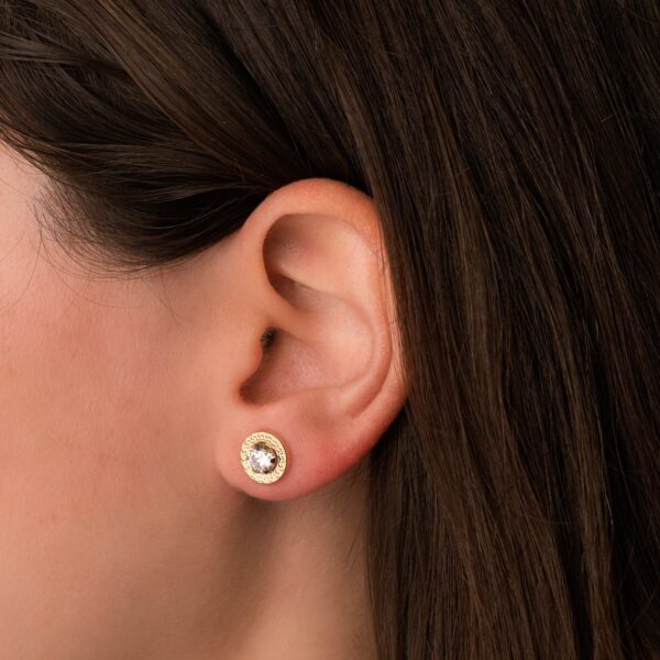 18K PENDIENTES ORO AMARILLO CERCO GRECA Y CIRCONITA GARRAS 5MM. 9 MM CIERRE PRESION - Imagen 3