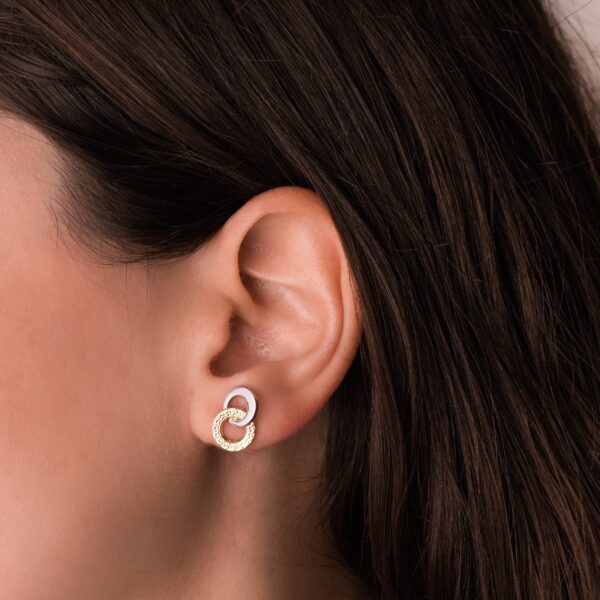 18K PENDIENTES ORO BICOLOR DOBLE ARO LISO Y GRECA 13 X 9 MM. CIERRE PRESION - Imagen 3