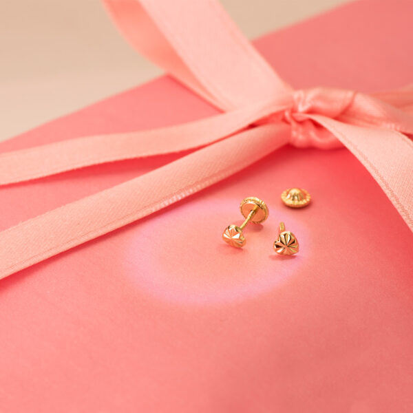 18K PENDIENTES ORO AMARILLO CORAZON 4 X 4 MM CIERRE TUERCA - Imagen 2