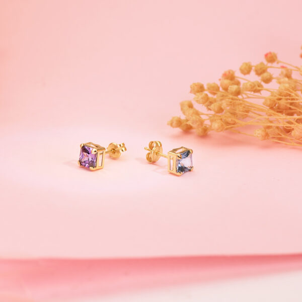18K PENDIENTES ORO AMARILLO CUADRADOS PIEDRA COLOR AMATISTA 5,5 X 5,5 MM. CIERRE PRESION - Imagen 2