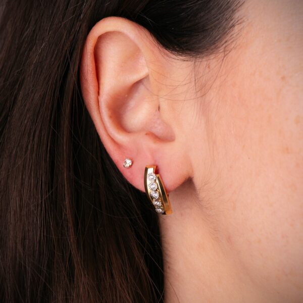 18K PENDIENTES ORO BICOLOR BANDAS CON MOTIVOS REDONDOS TALLADOS. 16 X 6 MM. CIERRE CATALAN - Imagen 2