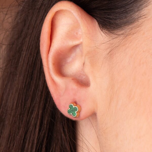 18K PENDIENTES ORO AMARILLO TREBOL CON MALAQUITA 7X7 MM. CIERRE PRESION - Imagen 2