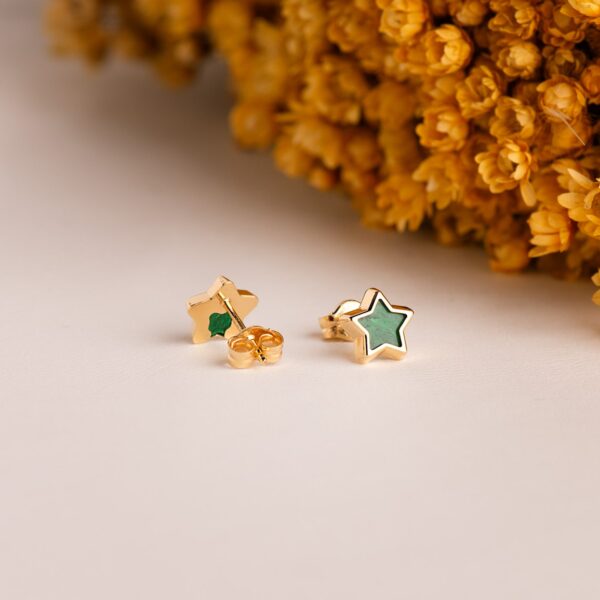 18K PENDIENTES ORO AMARILLO ESTRELLA CON MALAQUITA 7X7 MM. CIERRE PRESION - Imagen 2