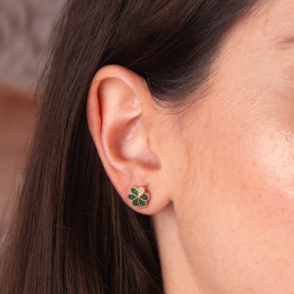 18K PENDIENTES ORO AMARILLO FLOR CON PETALOS DE MALAQUITA Y CIRCONITA 8,5 X 8,5 MM. CIERRE PRESION - Imagen 2