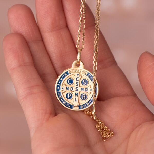 18K ESCAPULARIO ORO AMARILLO SAN BENITO MONJE MATIZADO ESMALTE AZUL. ANCHO: 20 MM - Imagen 3