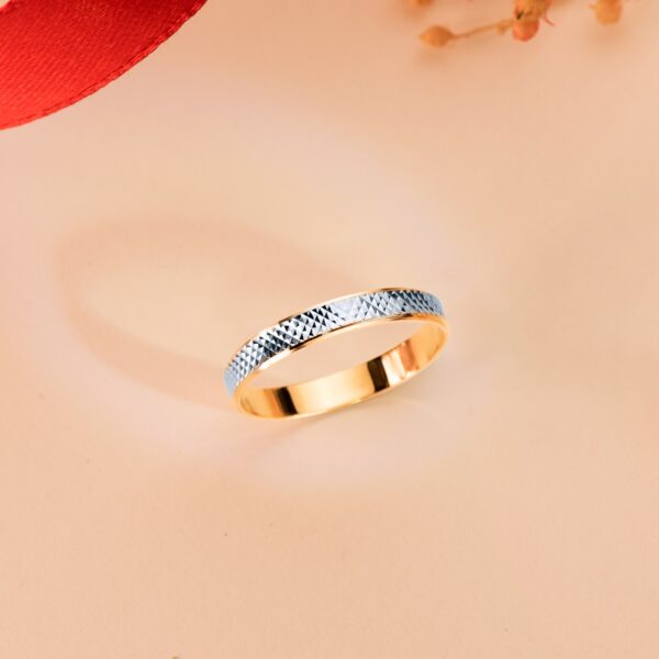 18K ALIANZA ORO BICOLOR TALLADA Y BORDES EN BRILLO. ANCHO: 3 MM. TALLA: 16 - Imagen 2