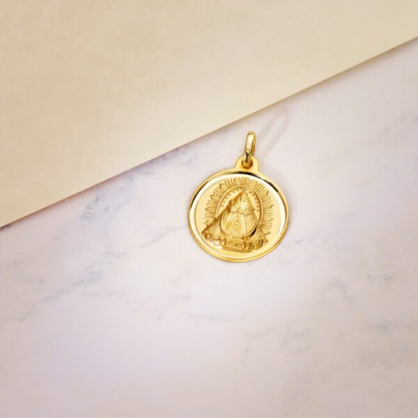 18K MEDALLA ORO AMARILLO VIRGEN DE LAS NIEVES BISEL 18 MM - Imagen 2