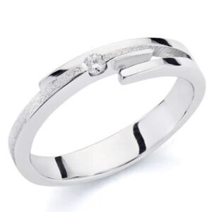 18K SORTIJA ORO BLANCO BRILLANTE. 0.046 QTS. ANCHO: 4MM