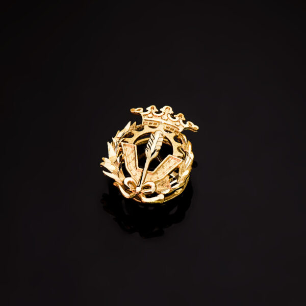 18K INSIGNIA ORO AMARILLO CIENCIAS POLITICAS Y ECONOMICAS 18 X 14 MM - Imagen 2