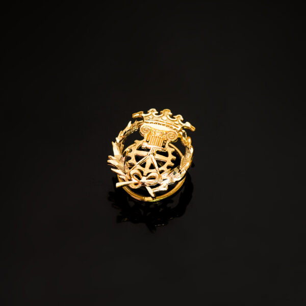 18K INSIGNIA ORO AMARILLO DELINEANTE 17 X 14 MM - Imagen 2