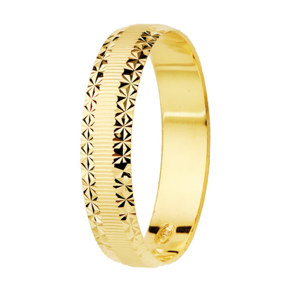 9K ALIANZA ORO AMARILLO MATE Y BORDES DIAMANTADOS. ANCHO: 4 MM TALLA: 12