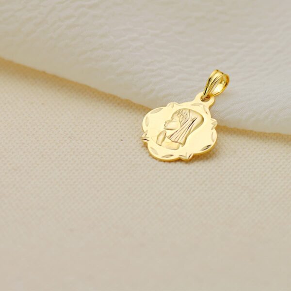 9K MEDALLA ORO AMARILLO VIRGEN NIÑA PERFIL PANDERETA TALLADA 19X16 MM - Imagen 2