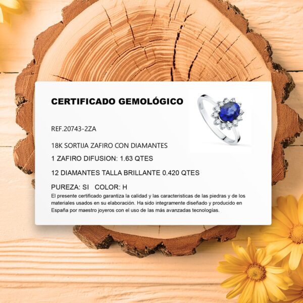 18K SORTIJA ORO BLANCO CUAJO CON DIAMANTES 0.42 QTS. ZAFIRO 8X6 MM 1.63 QTS. - Imagen 2