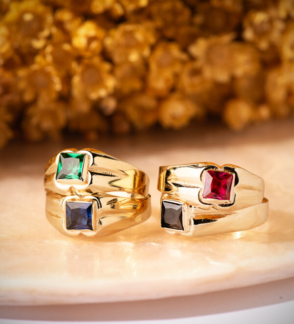 18K SOLITARIO ORO AMARILLO PEQUEÑO BEBE O MEÑIQUE CIRCONITA VERDE CUADRADA 3.5MM - Imagen 3