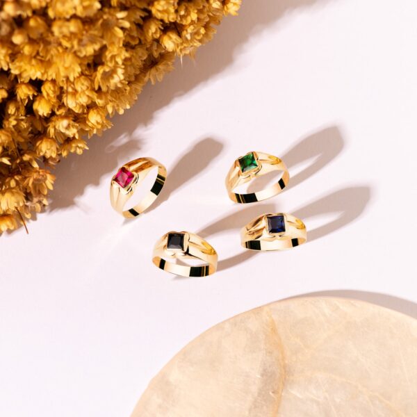 18K SOLITARIO ORO AMARILLO PEQUEÑO BEBE O MEÑIQUE CIRCONITA VERDE CUADRADA 3.5MM - Imagen 2