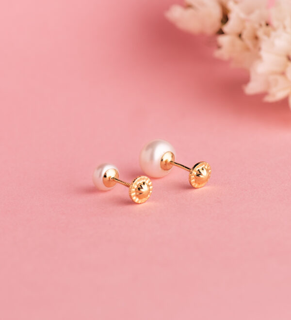 18K PENDIENTES ORO AMARILLO PERLA CON INTERIOR DE CORAZON. MEDIDA: 7 MM. CIERRE TUERCA - Imagen 3