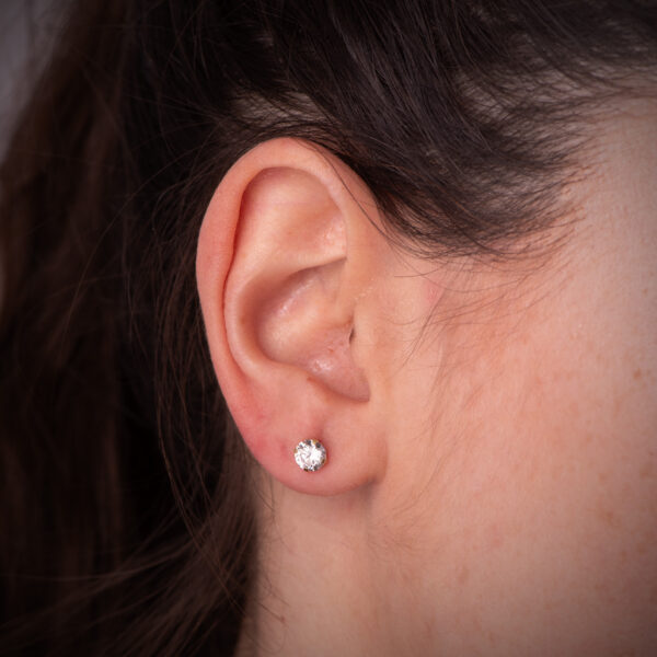 18K PENDIENTES ORO AMARILLO 4 GARRAS CON CIRCONITA. ANCHO: 5 MM CIERRE TUERCA - Imagen 2
