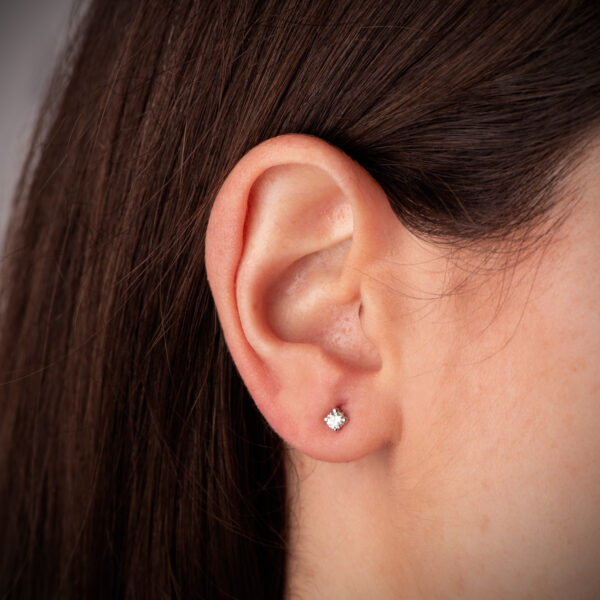18K PENDIENTES ORO BLANCO CIRCONITA 3MM CON 4 GARRAS. ANCHO: 3,5 MM. CIERRE TUERCA - Imagen 2