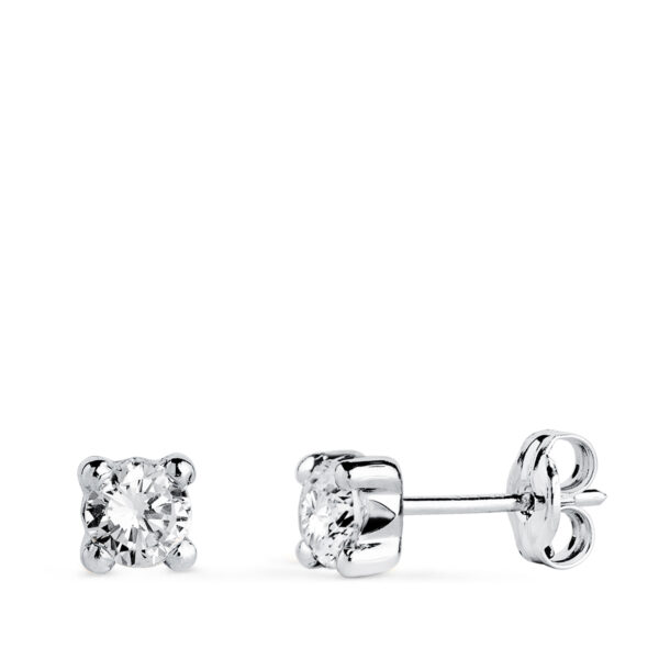 18K PENDIENTES ORO BLANCO CIRCONITA 4MM CON 4 GARRAS. ANCHO: 4,5 MM. CIERRE PRESION