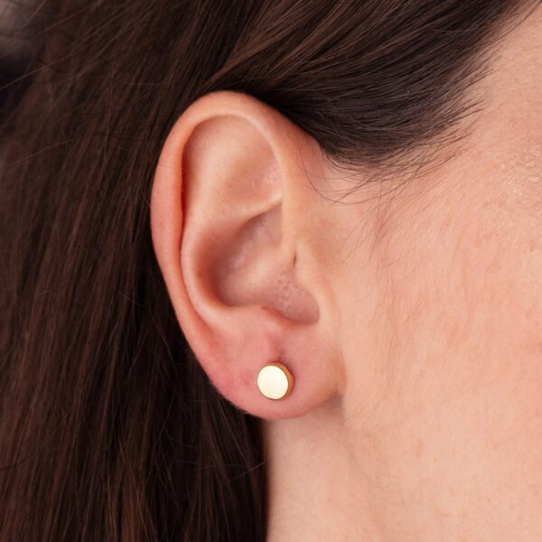 18K PENDIENTES ORO AMARILLO REDONDOS BRILLO 6,5 MM. CIERRE TUERCA - Imagen 2