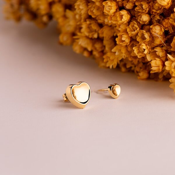 18K PENDIENTES ORO AMARILLO CORAZON CONCAVO EN BRILLO 8X8 MM. CIERRE PRESION - Imagen 3