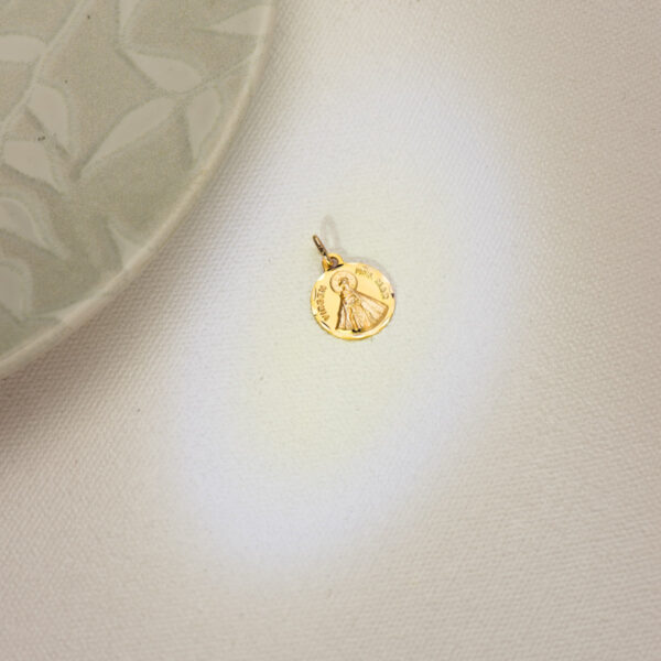 18K MEDALLA ORO AMARILLO NUESTRA SEÑORA VIRGEN DEL MAR 14 MM TALLADA - Imagen 2