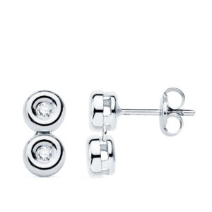 18K PENDIENTES ORO BLANCO CHATON 4 DIAMANTES 0.08 QTS. 1.7 MM VS2-G. 11X5.5 MM CIERRE PRESION