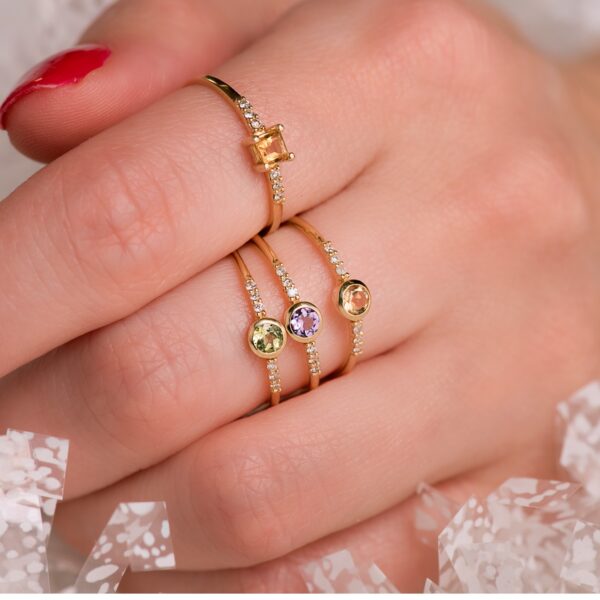 18K SORTIJA ORO AMARILLO 6 DIAMANTES 0,030 QTS. G-VS2. OLIVINA 3 MM - Imagen 2