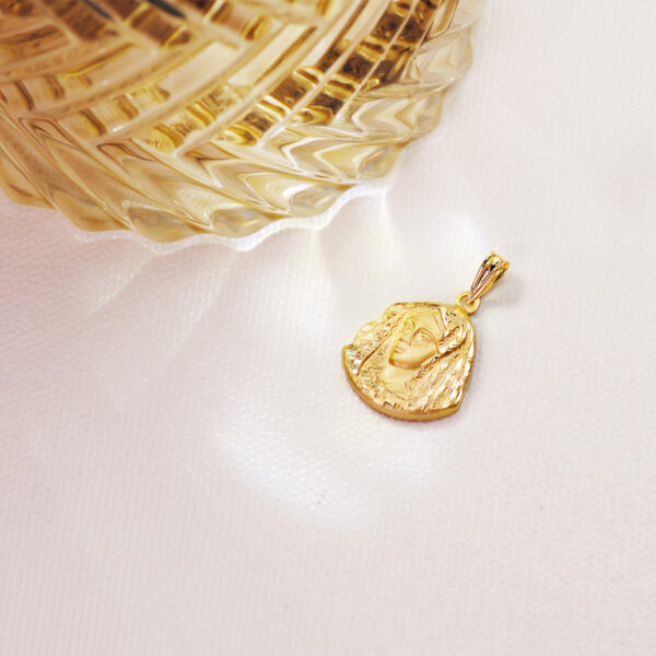 18K MEDALLA ORO AMARILLO VIRGEN DE LA MACARENA SILUETA 20X17 MM - Imagen 2