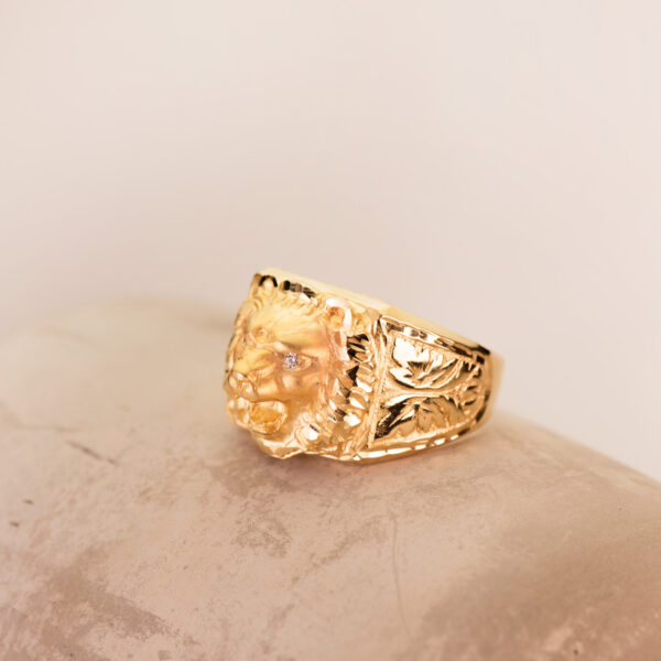 18K SELLO ORO AMARILLO CABEZA DE LEON ANCHO 15 MM - Imagen 2