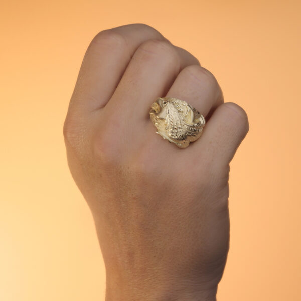 9K SELLO ORO AMARILLO CABALLERO TALLADO DRAGON ANCHO 22 MM - Imagen 3