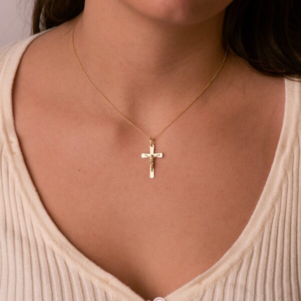 18K CRUZ ORO AMARILLO CON CRISTO PLANA LASER 25X16 MM - Imagen 2