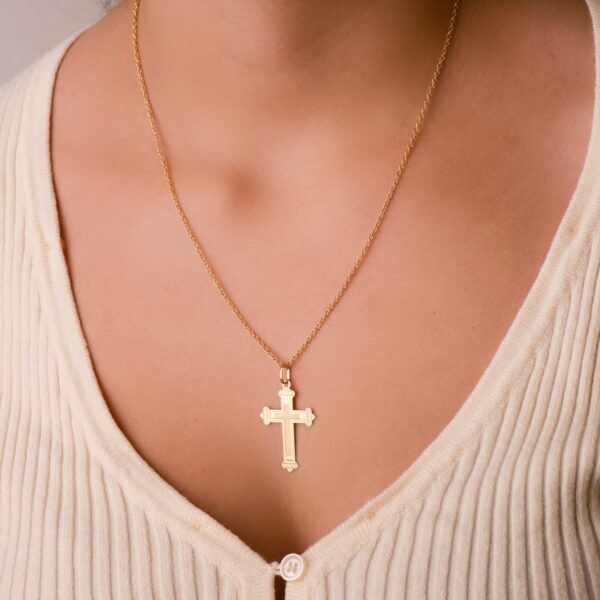 18K CRUZ ORO AMARILLO SIN CRISTO TALLADA 35X23 MM - Imagen 2