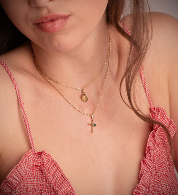 18K MEDALLA ESCAPULARIO ORO AMARILLO BISEL VIRGEN DEL CARMEN Y CORAZON DE JESUS 10 MM - Imagen 2