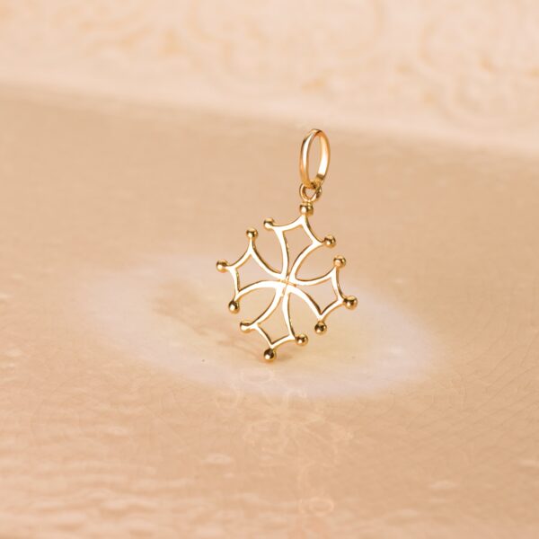 18K COLGANTE CRUZ DE OCCITANIA ORO AMARILLO. 23 X 21 MM - Imagen 2