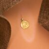 18K MEDALLA ORO AMARILLO " ANGEL NIÑO PIADOSO " REZANDO MATIZADO. 16 MM - Imagen 2